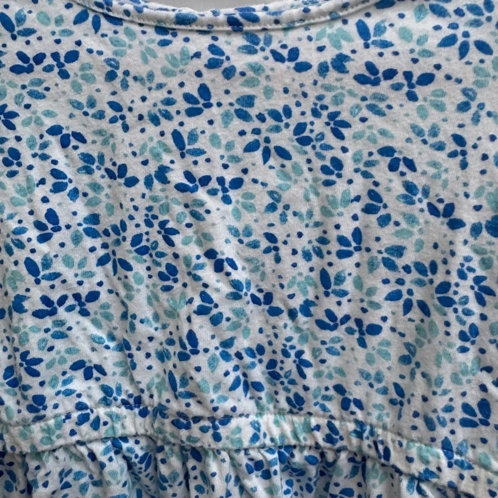 NWOT Baby Gap 2T Girls Floral Blue & White Short Cinched Sleeve Blouse